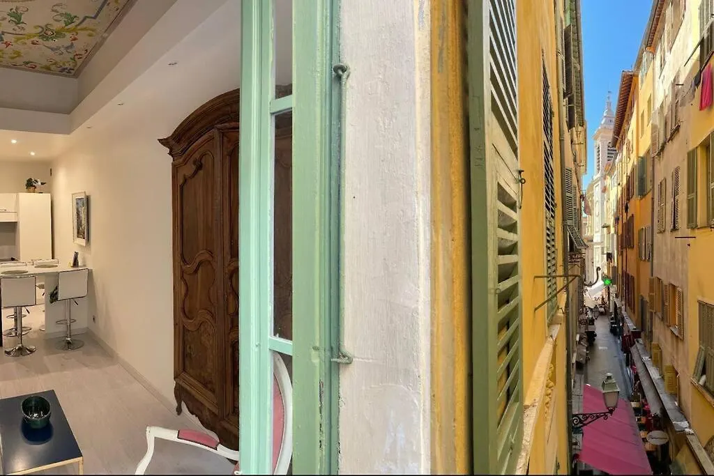 Luxury Apartment In The Heart Of Old Town Nice. Frankreich
