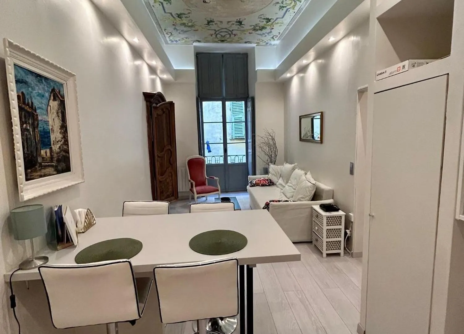 Luxury Apartment In The Heart Of Old Town Nice.